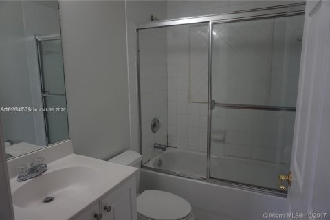 Townhouse in Miramar, Florida 3 bedrooms, 121.33 sq.m. № 2025023 - photo 3