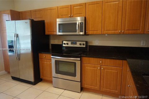 Townhouse in Miramar, Florida 3 bedrooms, 121.33 sq.m. № 2025023