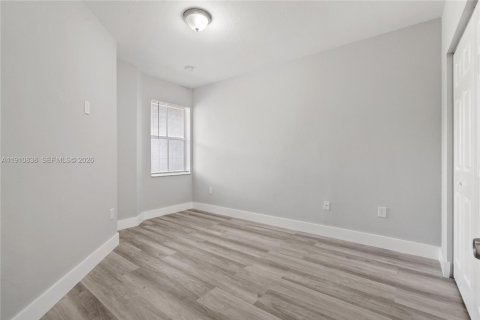 Townhouse in Miramar, Florida 3 bedrooms, 121.33 sq.m. № 2025023 - photo 24