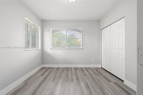 Townhouse in Miramar, Florida 3 bedrooms, 121.33 sq.m. № 2025023 - photo 25