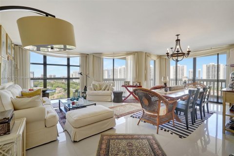 Condominio en Aventura, Florida, 3 dormitorios  № 1963511