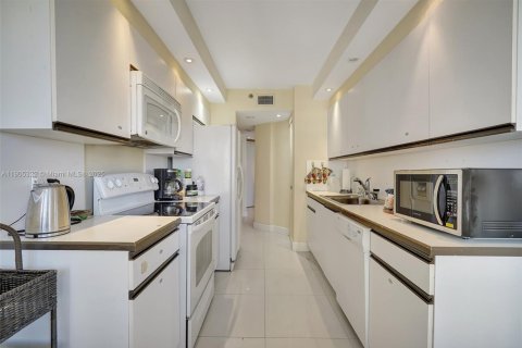 Condominio en venta en Aventura, Florida, 3 dormitorios, 181.16 m2 № 1963511 - foto 11