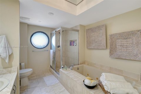 Condominio en venta en Aventura, Florida, 3 dormitorios, 181.16 m2 № 1963511 - foto 25