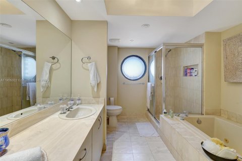 Condominio en venta en Aventura, Florida, 3 dormitorios, 181.16 m2 № 1963511 - foto 24