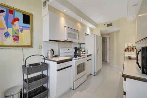 Condominio en venta en Aventura, Florida, 3 dormitorios, 181.16 m2 № 1963511 - foto 13