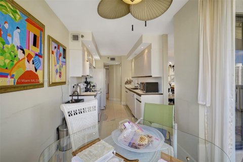 Condominio en venta en Aventura, Florida, 3 dormitorios, 181.16 m2 № 1963511 - foto 20