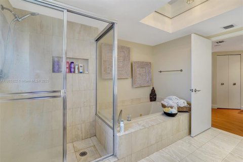 Condominio en venta en Aventura, Florida, 3 dormitorios, 181.16 m2 № 1963511 - foto 26