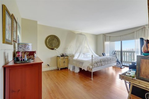 Condominio en venta en Aventura, Florida, 3 dormitorios, 181.16 m2 № 1963511 - foto 22