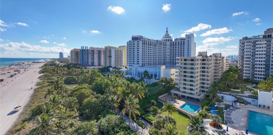 Кондоминиум с 2 спальнями в Майами-Бич, Флорида № 1975733