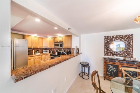 Купить кондоминиум в Майами-Бич, Флорида 2 спальни, 101.08м2, № 1975733 - фото 17