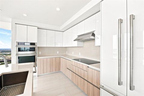 Condo in Saint Petersburg, Florida, 3 bedrooms  № 2237343 - photo 14