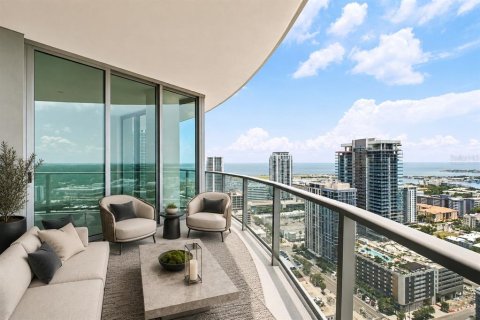 Condo in Saint Petersburg, Florida, 3 bedrooms № 2237343