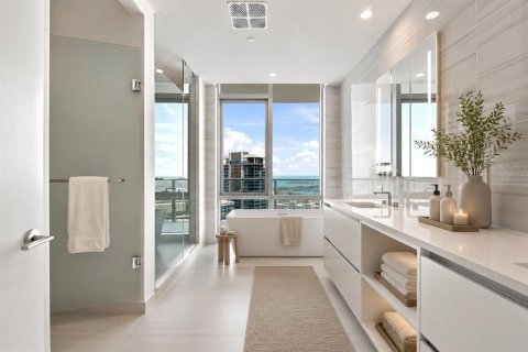 Condo in Saint Petersburg, Florida, 3 bedrooms  № 2237343 - photo 6
