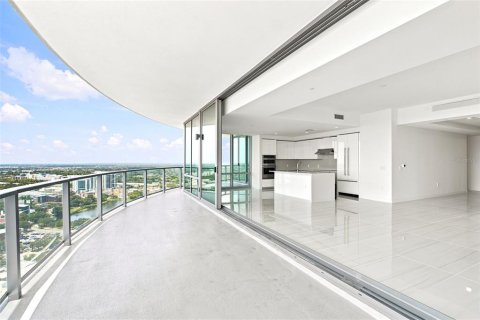 Condo in Saint Petersburg, Florida, 3 bedrooms  № 2237343 - photo 25