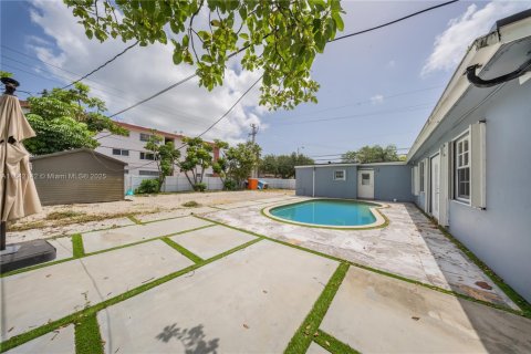 House in Hollywood, Florida 4 bedrooms, 233.56 sq.m. № 1880158 - photo 10