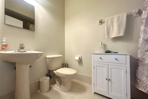 Condo in Royal Palm Beach, Florida, 3 bedrooms  № 1888933 - photo 16