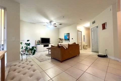Condo in Royal Palm Beach, Florida, 3 bedrooms  № 1888933 - photo 8