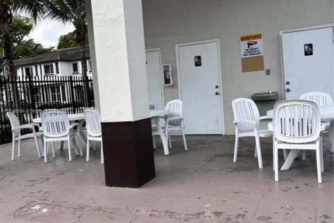 Condominio en alquiler en Miami, Florida, 2 dormitorios, 104.05 m2 № 1965236 - foto 18