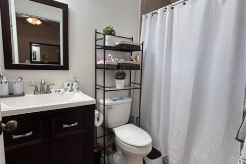 Condominio en alquiler en Miami, Florida, 2 dormitorios, 104.05 m2 № 1965236 - foto 11