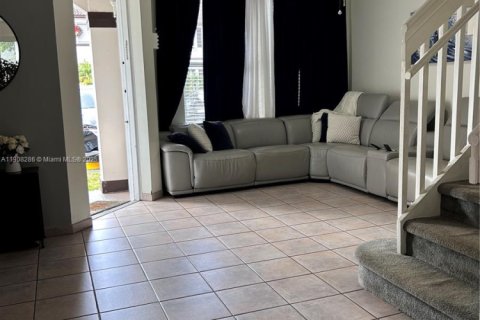 Condominio en alquiler en Miami, Florida, 2 dormitorios, 104.05 m2 № 1965236 - foto 4