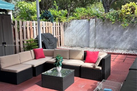 Condominio en alquiler en Miami, Florida, 2 dormitorios, 104.05 m2 № 1965236 - foto 17