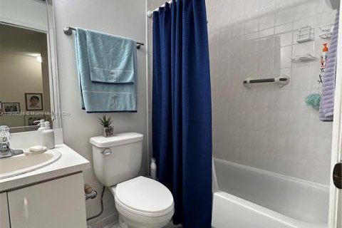 Condominio en alquiler en Miami, Florida, 2 dormitorios, 104.05 m2 № 1965236 - foto 15