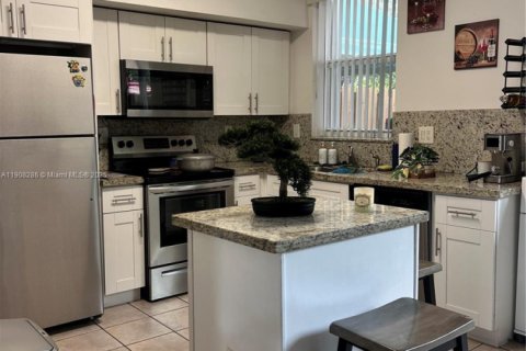 Condominio en alquiler en Miami, Florida, 2 dormitorios, 104.05 m2 № 1965236 - foto 7