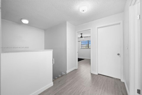 Copropriété à vendre à Miami, Floride: 3 chambres, 132.29 m2 № 1973382 - photo 15