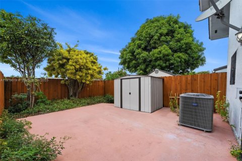 Copropriété à vendre à Miami, Floride: 3 chambres, 132.29 m2 № 1973382 - photo 23