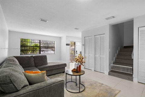 Copropriété à vendre à Miami, Floride: 3 chambres, 132.29 m2 № 1973382 - photo 3