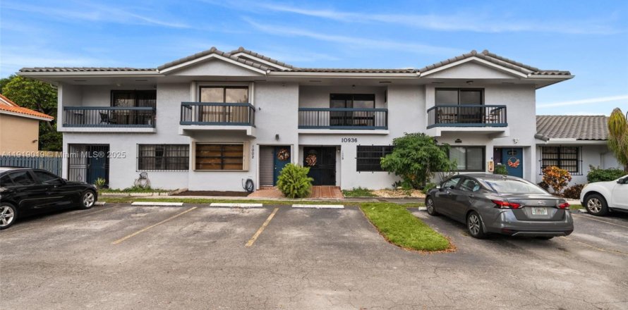 Condo à Miami, Floride, 3 chambres  № 1973382