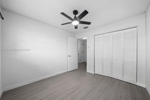 Copropriété à vendre à Miami, Floride: 3 chambres, 132.29 m2 № 1973382 - photo 17