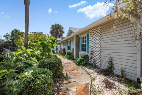 House in Palm Coast, Florida 3 bedrooms, 128.39 sq.m. № 2195433 - photo 11