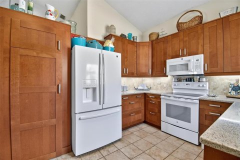 House in Palm Coast, Florida 3 bedrooms, 128.39 sq.m. № 2195433 - photo 23