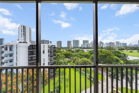 Снять в аренду кондоминиум в Авентура, Флорида 2 спальни, 87.7м2, № 1989669 - фото 7
