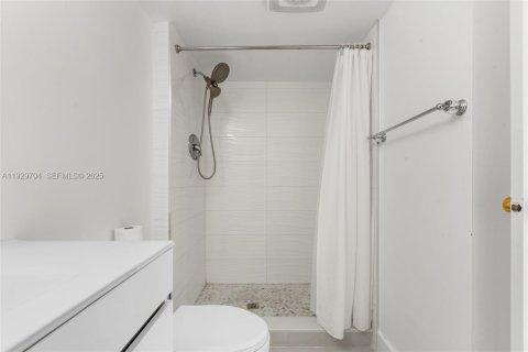 Снять в аренду кондоминиум в Авентура, Флорида 2 спальни, 87.7м2, № 1989669 - фото 11