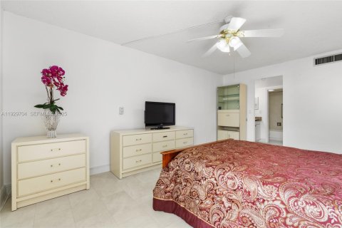 Снять в аренду кондоминиум в Авентура, Флорида 2 спальни, 87.7м2, № 1989669 - фото 13