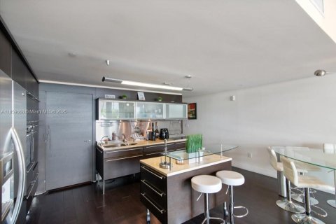 Condominio en venta en Miami Beach, Florida, 2 dormitorios, 157.93 m2 № 1888402 - foto 17
