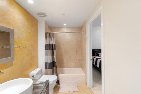 Condominio en venta en Miami Beach, Florida, 2 dormitorios, 157.93 m2 № 1888402 - foto 10