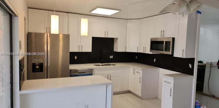 Apartment in Cutler Bay, Florida 2 bedrooms, 87.33 sq.m. № 2074942