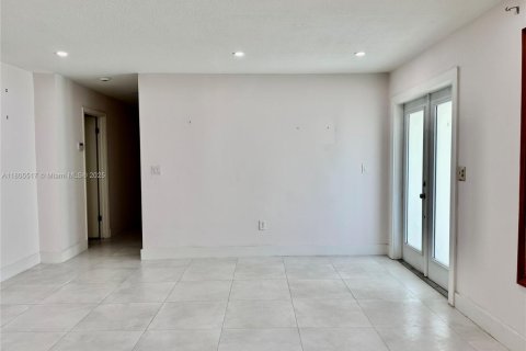 Casa en venta en Palmetto Bay, Florida, 3 dormitorios, 202.9 m2 № 1752416 - foto 12