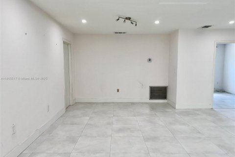 Casa en venta en Palmetto Bay, Florida, 3 dormitorios, 202.9 m2 № 1752416 - foto 19