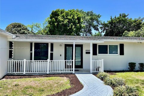 Casa en venta en Palmetto Bay, Florida, 3 dormitorios, 202.9 m2 № 1752416 - foto 7