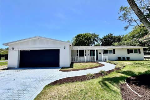 Casa en venta en Palmetto Bay, Florida, 3 dormitorios, 202.9 m2 № 1752416 - foto 1