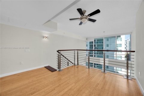 Condo in Miami, Florida, 1 bedroom  № 1954526 - photo 16