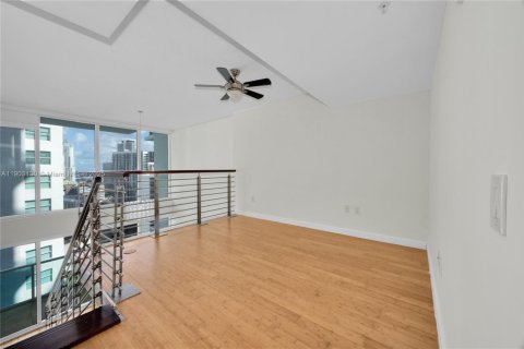 Condo in Miami, Florida, 1 bedroom  № 1954526 - photo 15