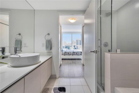 Condominio en alquiler en Miami, Florida, 2 dormitorios, 92.81 m2 № 2054320 - foto 7