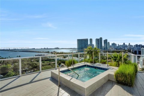 Condominio en alquiler en Miami, Florida, 2 dormitorios, 92.81 m2 № 2054320 - foto 24