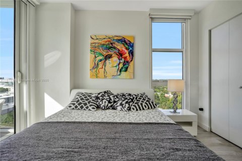 Condominio en alquiler en Miami, Florida, 2 dormitorios, 92.81 m2 № 2054320 - foto 9