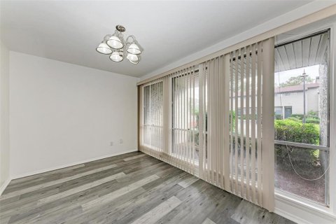 Townhouse in Sarasota, Florida 3 bedrooms, 139.35 sq.m. № 1513575 - photo 12